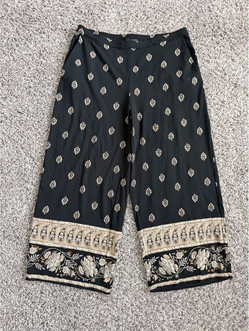 J. Jill Wearever Collection Full Leg Cropped Stretch Paisley Border Pants Size M